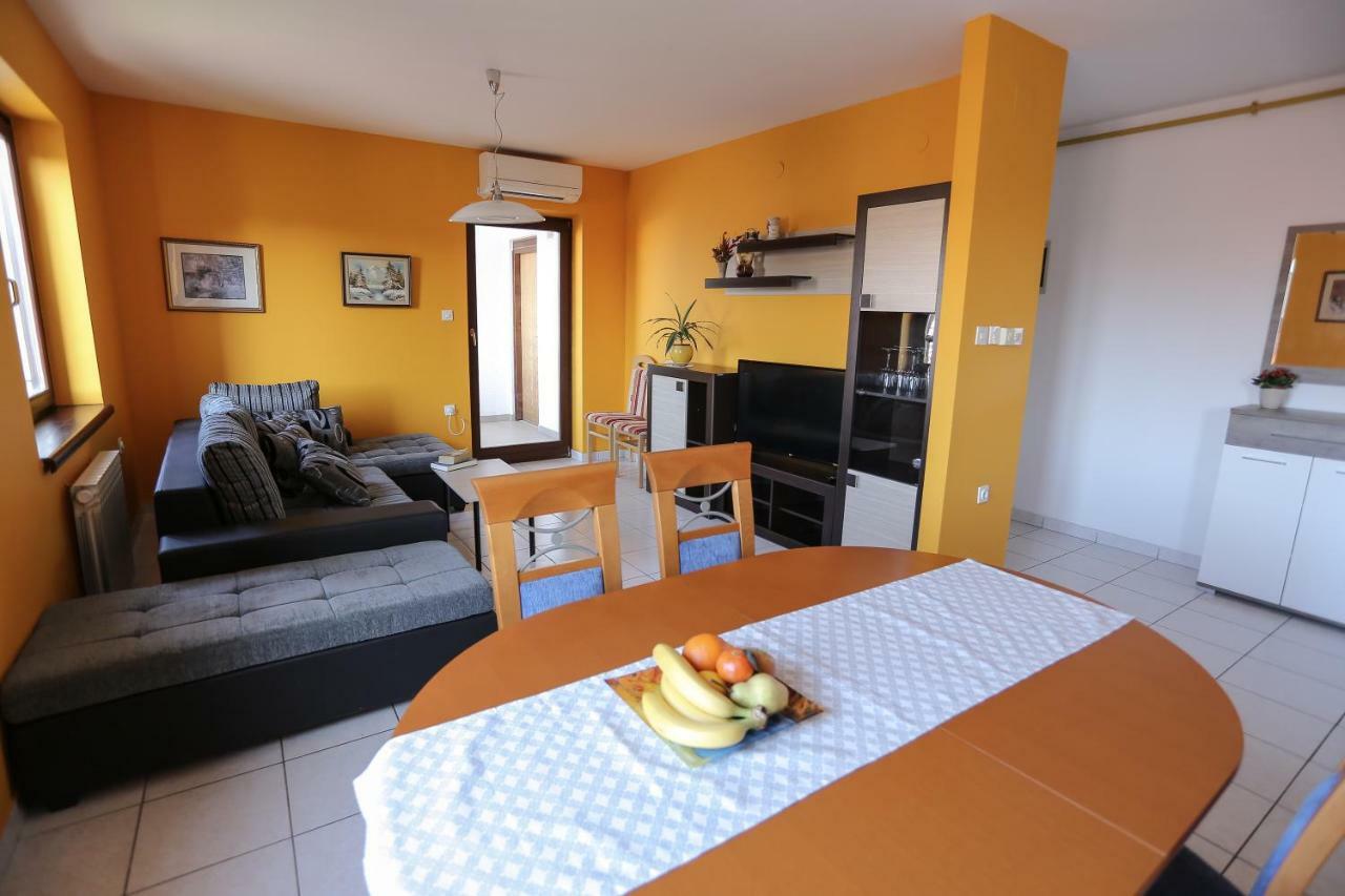 Apartment Sunny Place Pula Exterior foto